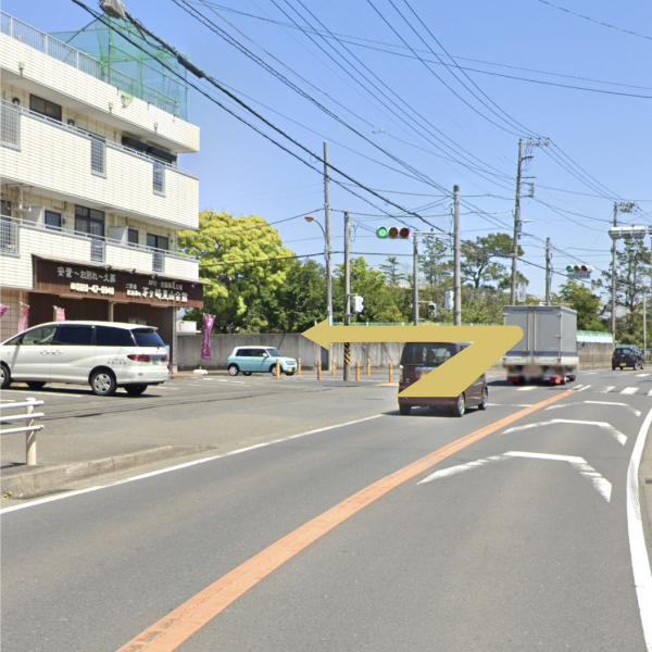 茅ヶ崎里山公園入口の次の交差点を左折