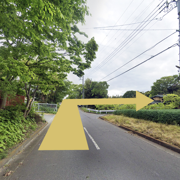 矢部工務店前T字路を右折 矢部工務店前T字路を右折